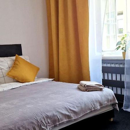 Prywatny Pokoj W Centrum Miasta Pokoj 3 Varsó Kültér fotó